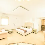 Queen Boutique Holiday home Mykonos Town