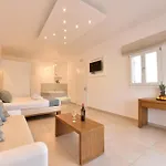 Queen Boutique Mykonos Town