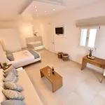 Queen Boutique * Mykonos Town