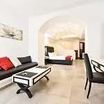Queen Boutique בית נופש *
