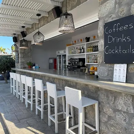 奎因精品套房酒店 *