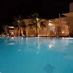 Queen Boutique * Mykonos Town