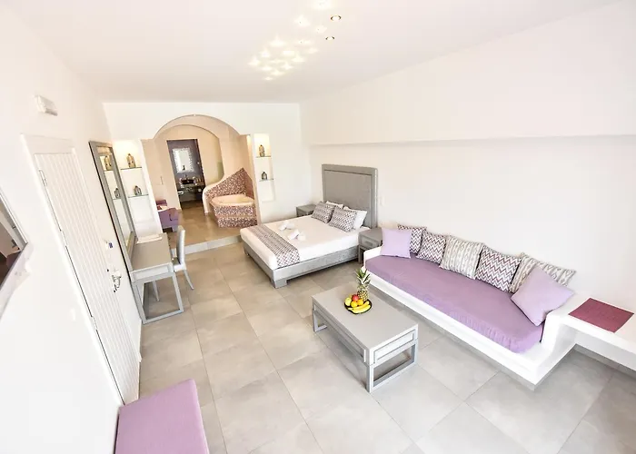 Queen Boutique * Mykonos Town