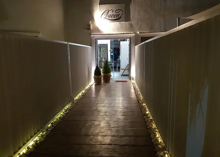 Queen Boutique Hébergement de vacances *